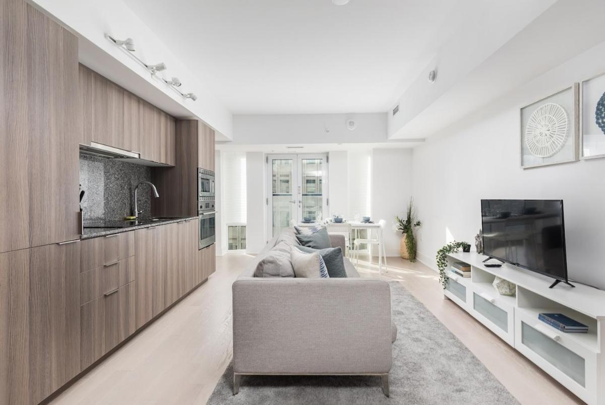 Downtown 1 And Den W 3 Beds Sleeps 4 By Uoft